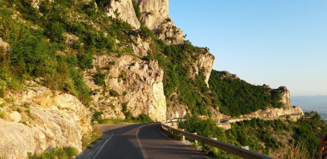 Kruja Hostel Εξωτερικό φωτογραφία